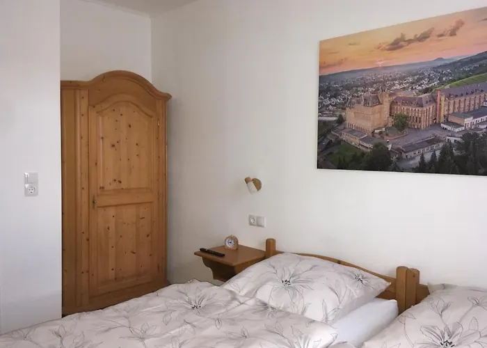 Adele * 巴特诺因阿尔-阿尔韦勒